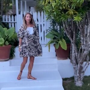 Wiggy Kit mini hopper dress paisley XS like new tie back, ruffle hem